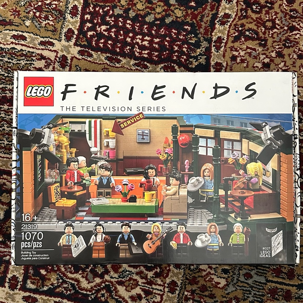 LEGO Friends Central Perk Set (RETIRED)